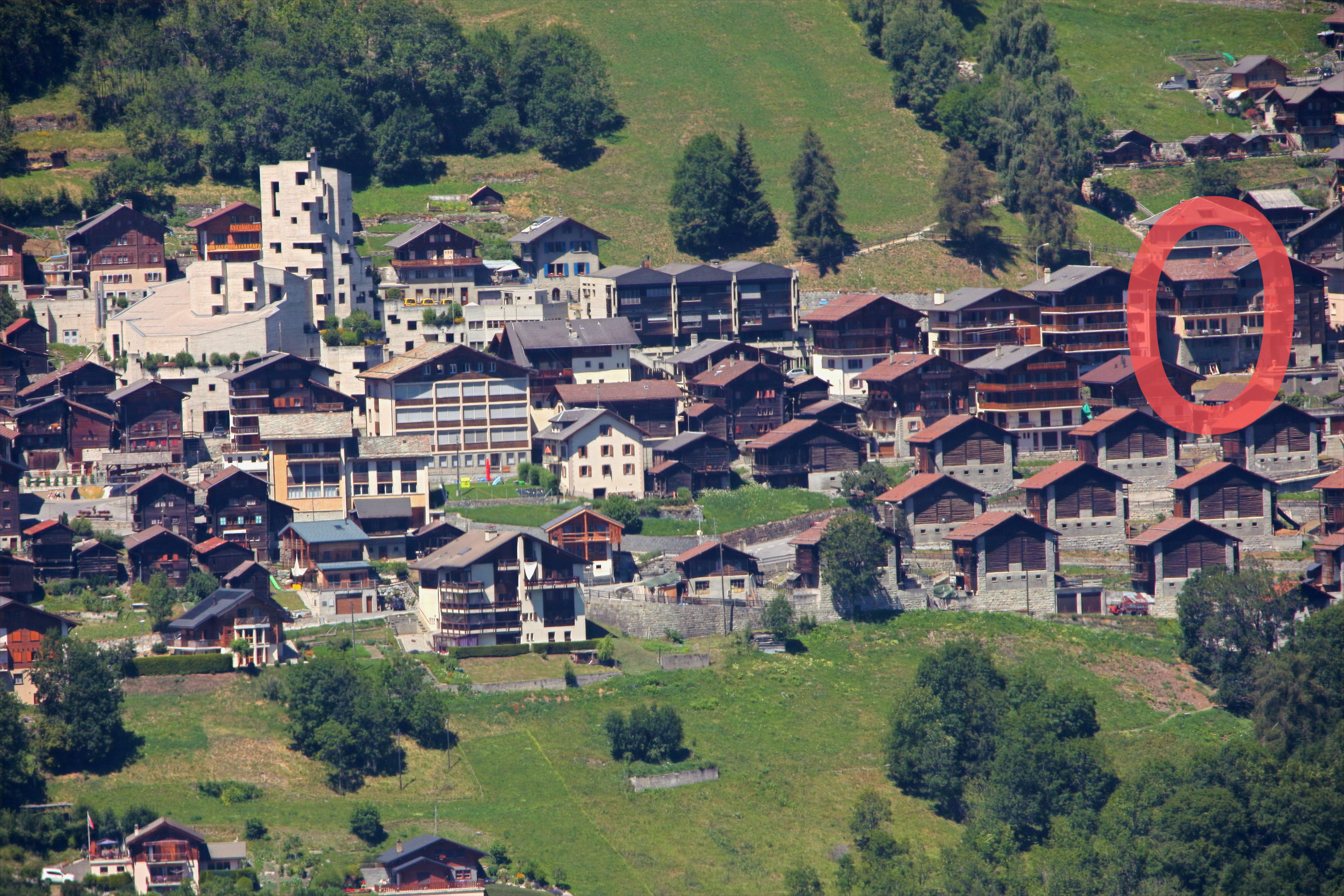 Vue sur Heremence et la vallee